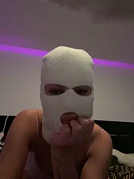 Snapshot of germanydreams25 chatting on March 7, 10:18 pm germanydreams25 online show from March 7, 10:18 pm