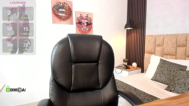 Perla dixon online show from February 4, 8:03 pm