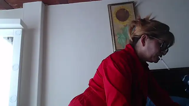 Snapshot of evelynsmithco chatting on May 11, 3:40 pm evelynsmithco online show from May 11, 3:40 pm