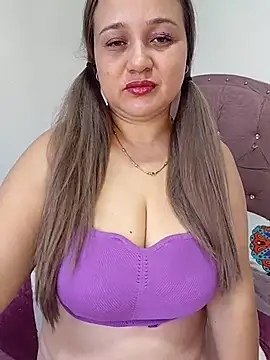 Snapshot of MMia_18 chatting on December 13, 8:47 pm MMia 18 online show from December 13, 8:47 pm