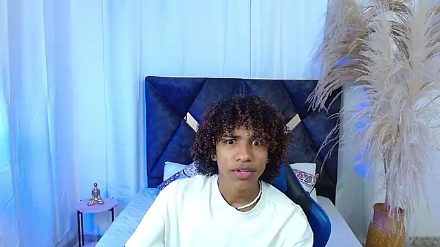 angelll18  online show from January 9, 9:05 pm