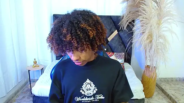 angelll18  online show from February 17, 9:21 pm