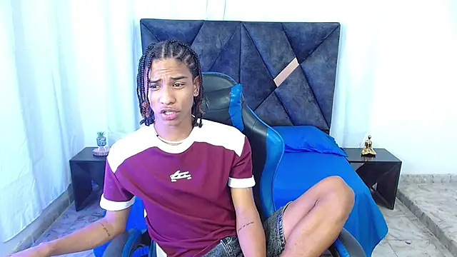 Snapshot of angelll18_ chatting on June 20, 9:17 pm angelll18 online show from June 20, 9:17 pm