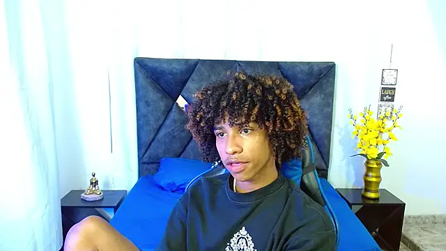 Snapshot of angelll18_ chatting on July 23, 9:02 pm angelll18 online show from July 23, 9:02 pm