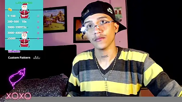 Snapshot of andy_star12 chatting on December 14, 8:46 pm andy star12 online show from December 14, 8:46 pm