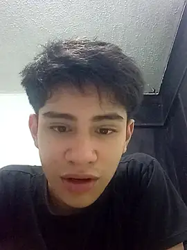 Snapshot of Sink198 chatting on December 17, 3:12 am Sink198 online show from December 17, 3:12 am