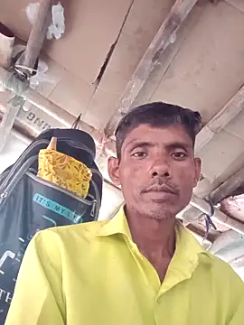 Snapshot of Akash32y chatting on December 17, 8:31 am Akash32y online show from December 17, 8:31 am