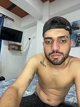 jamess 0 online show from May 5, 10:18 pm