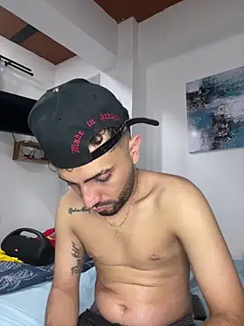 jamess 0 online show from May 11, 3:34 am