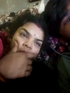 Snapshot of cutee_bhabhi12 chatting on December 15, 9:19 pm cutee bhabhi12 online show from December 15, 9:19 pm