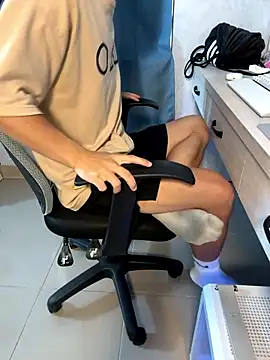 Snapshot of jason5858 chatting on January 14, 5:24 am jason5858 online show from January 14, 5:24 am