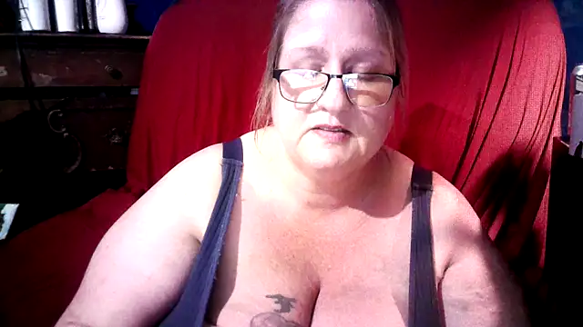 jade-belle online show from April 29, 8:07 am