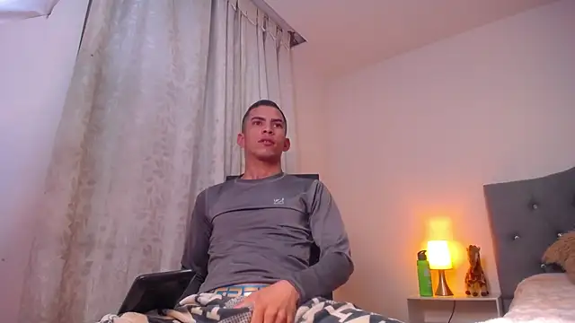 TOMBOYSEXX online show from April 27, 7:12 pm
