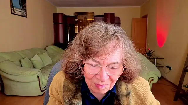 Betty Bricks online show from December 14, 7:58 am