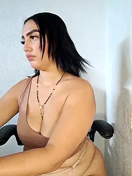 Mia em online show from February 7, 7:06 pm