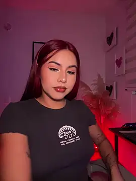 Snapshot of Zarahs_Blare1 chatting on December 18, 2:50 am Zarahs Blare1 online show from December 18, 2:50 am