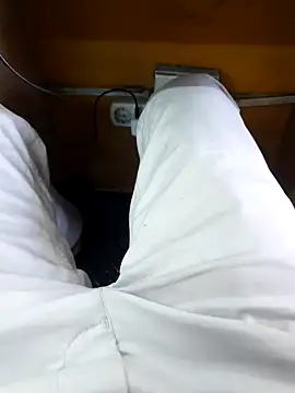 Snapshot of M8ygcthf3 chatting on February 6, 12:19 pm M8ygcthf3 online show from February 6, 12:19 pm