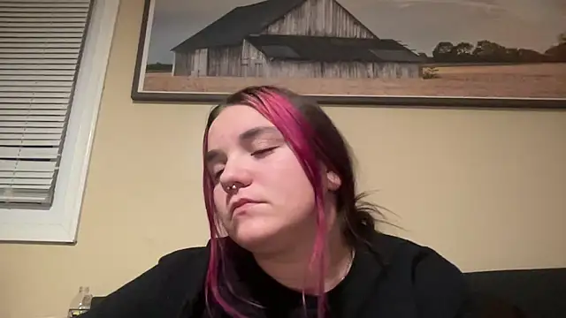 Snapshot of kinsiebaby chatting on December 16, 2:49 am kinsiebaby online show from December 16, 2:49 am