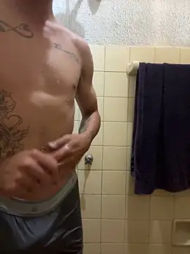 Snapshot of EnjoymentRapha chatting on December 14, 5:51 pm EnjoymentRapha online show from December 14, 5:51 pm