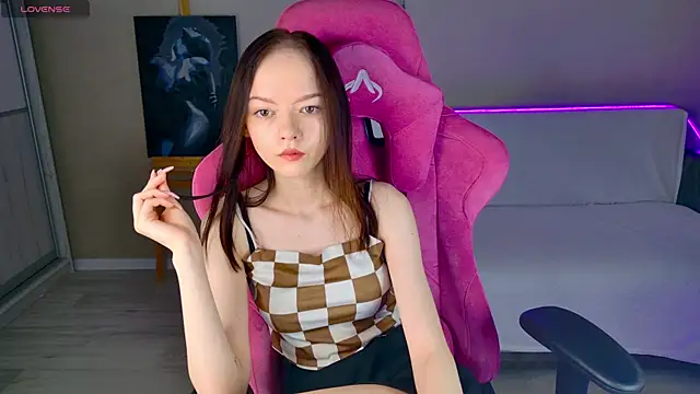 Snapshot of WeksaMur chatting on December 19, 11:28 am WeksaMur online show from December 19, 11:28 am