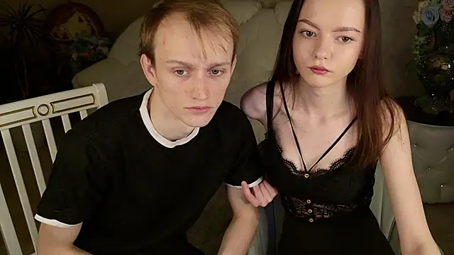 Snapshot of WeksaMur chatting on February 7, 7:28 pm WeksaMur online show from February 7, 7:28 pm