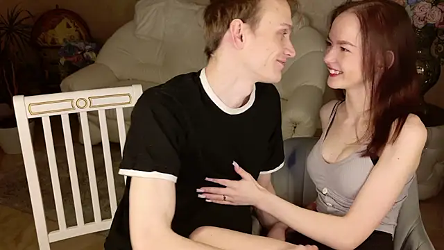 Snapshot of WeksaMur chatting on February 8, 7:06 pm WeksaMur online show from February 8, 7:06 pm