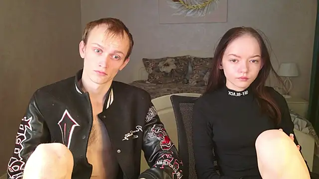 Snapshot of WeksaMur chatting on February 20, 6:52 pm WeksaMur online show from February 20, 6:52 pm