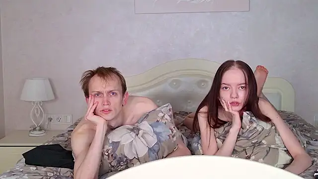 Snapshot of WeksaMur chatting on February 22, 7:01 pm WeksaMur online show from February 22, 7:01 pm