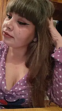 Snapshot of Florazaira2 chatting on December 15, 8:13 pm Florazaira2 online show from December 15, 8:13 pm