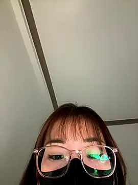 Snapshot of -Lena- chatting on December 16, 5:07 pm -Lena- online show from December 16, 5:07 pm