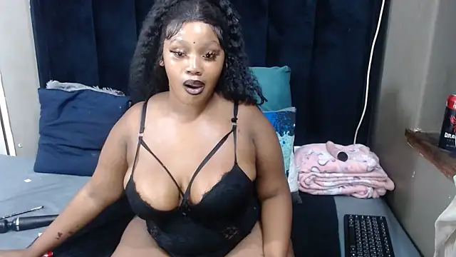 THICKBARBIE32 online show from May 13, 10:49 pm