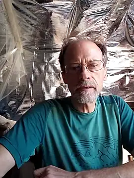 Snapshot of Quebec46 chatting on April 15, 10:44 am Quebec46 online show from April 15, 10:44 am