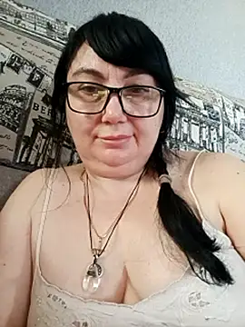 Snapshot of MariSwan222 chatting on May 4, 12:23 pm MariSwan222 online show from May 4, 12:23 pm