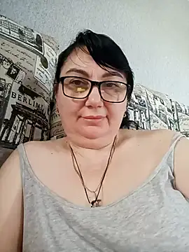 Snapshot of MariSwan222 chatting on May 11, 8:31 am MariSwan222 online show from May 11, 8:31 am