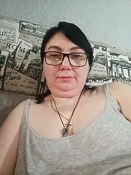 Snapshot of MariSwan222 chatting on May 12, 6:43 am MariSwan222 online show from May 12, 6:43 am
