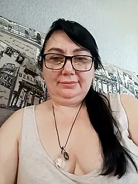 Snapshot of MariSwan222 chatting on May 16, 8:44 am MariSwan222 online show from May 16, 8:44 am