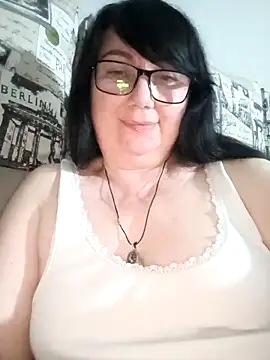 Snapshot of MariSwan222 chatting on May 18, 8:14 pm MariSwan222 online show from May 18, 8:14 pm