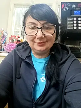 Snapshot of MariSwan222 chatting on June 2, 4:09 pm MariSwan222 online show from June 2, 4:09 pm