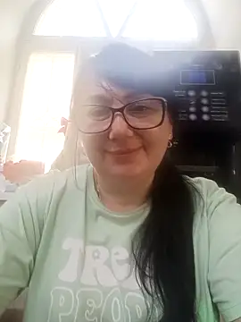 Snapshot of MariSwan222 chatting on June 6, 9:25 am MariSwan222 online show from June 6, 9:25 am