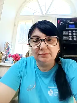 Snapshot of MariSwan222 chatting on June 8, 6:47 am MariSwan222 online show from June 8, 6:47 am