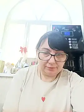 Snapshot of MariSwan222 chatting on June 29, 8:20 am MariSwan222 online show from June 29, 8:20 am