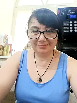 Snapshot of MariSwan222 chatting on July 17, 9:38 am MariSwan222 online show from July 17, 9:38 am