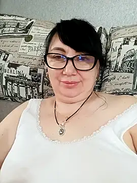 Snapshot of MariSwan222 chatting on August 3, 8:46 am MariSwan222 online show from August 3, 8:46 am