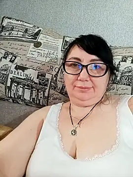 Snapshot of MariSwan222 chatting on August 3, 9:04 am MariSwan222 online show from August 3, 9:04 am