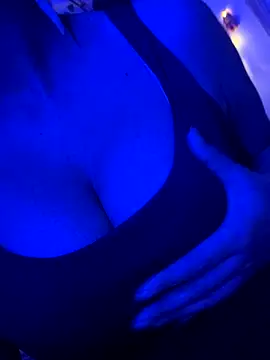 Raatkirani09 online show from December 14, 8:13 pm