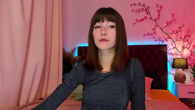 MilanaHotts online show from August 2, 5:17 am