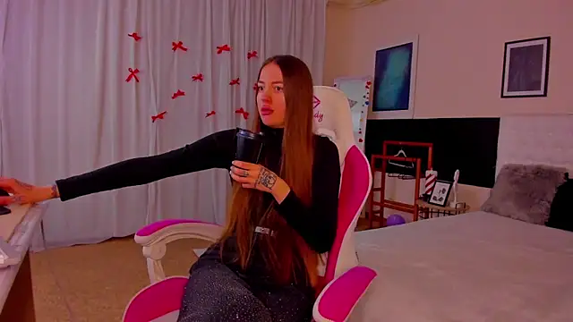 AdrianaCult online show from January 17, 6:40 am