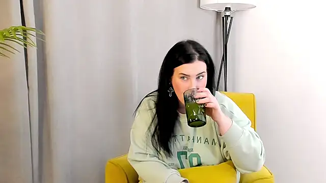 EvonVang online show from December 18, 11:38 am