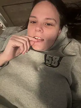 Snapshot of TrendySunrise62 chatting on December 19, 3:41 pm TrendySunrise62 online show from December 19, 3:41 pm