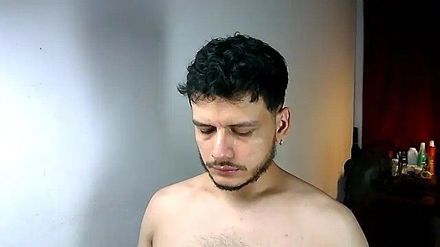 Snapshot of luxo_kane chatting on December 15, 7:12 am luxo kane online show from December 15, 7:12 am